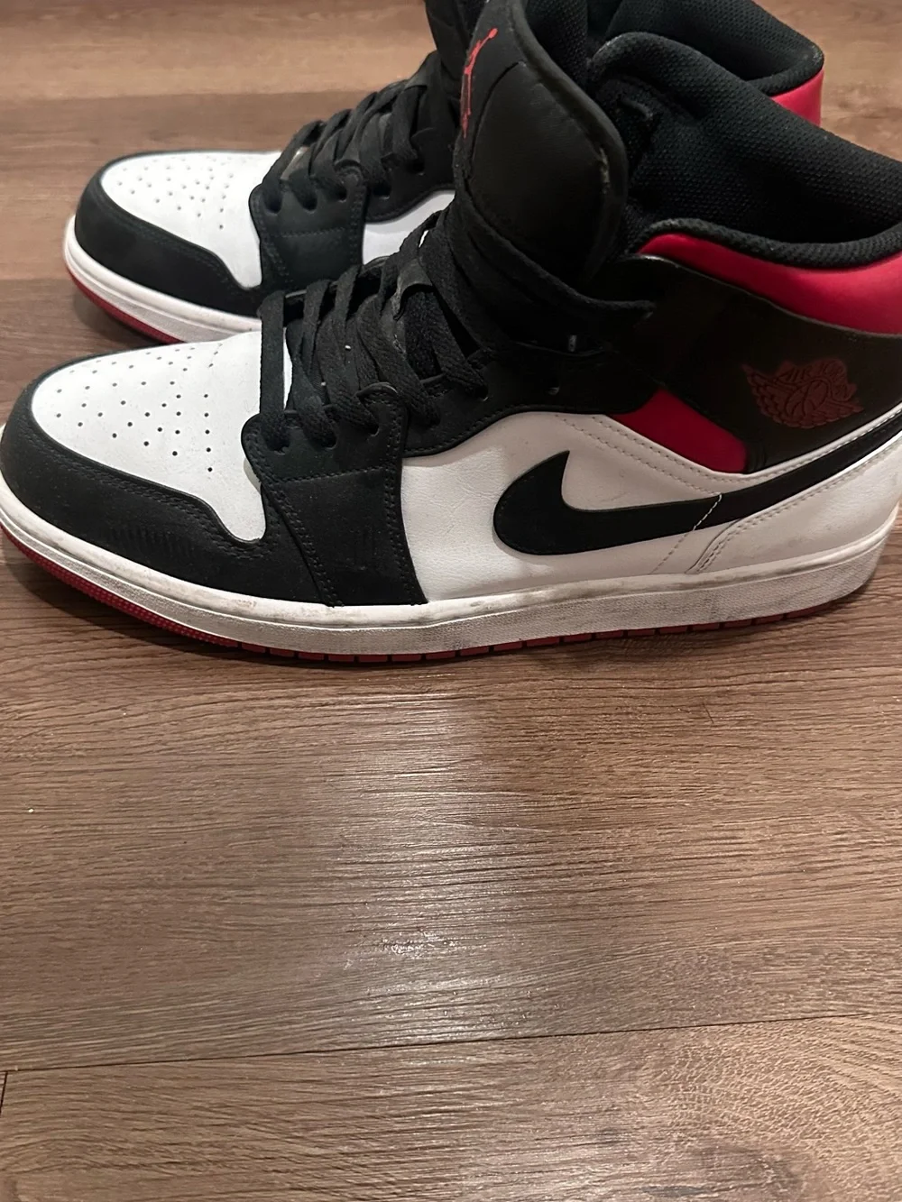 Jordan 1 Mid Black/White/Red Retro Sneakers
